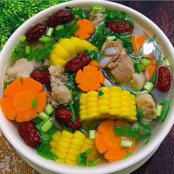 Canh sườn nấu bắp đẹp mắt, thơm ngon